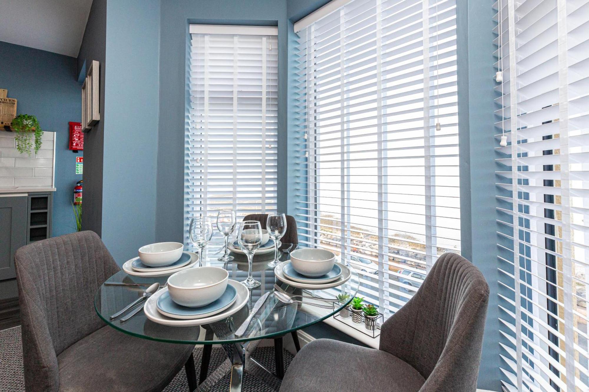 Seafront Apartment - Sleeps 6 - Gateway To The Lake District - Brand New Morecambe Kültér fotó