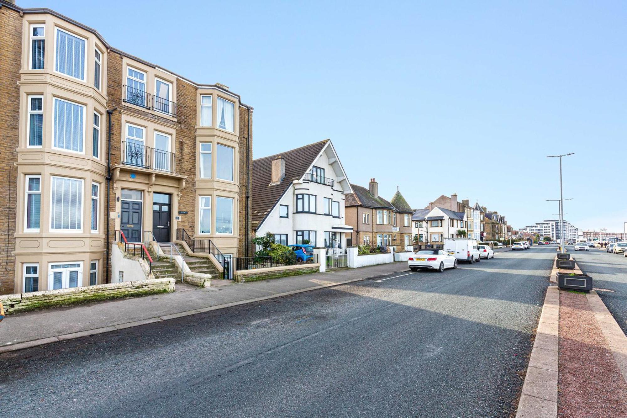 Seafront Apartment - Sleeps 6 - Gateway To The Lake District - Brand New Morecambe Kültér fotó
